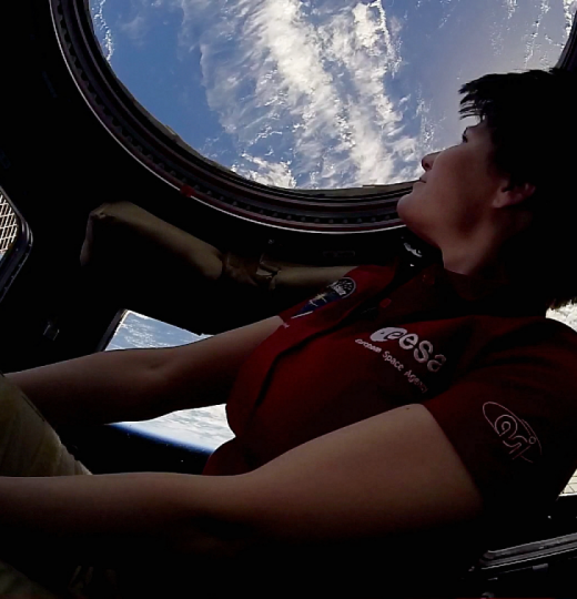 Astrosamantha – la donna dei record nello spazio